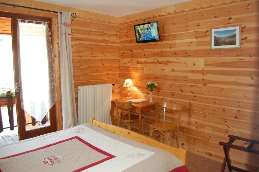 Au Bon Logis Otel Risoul Oda fotoğraf