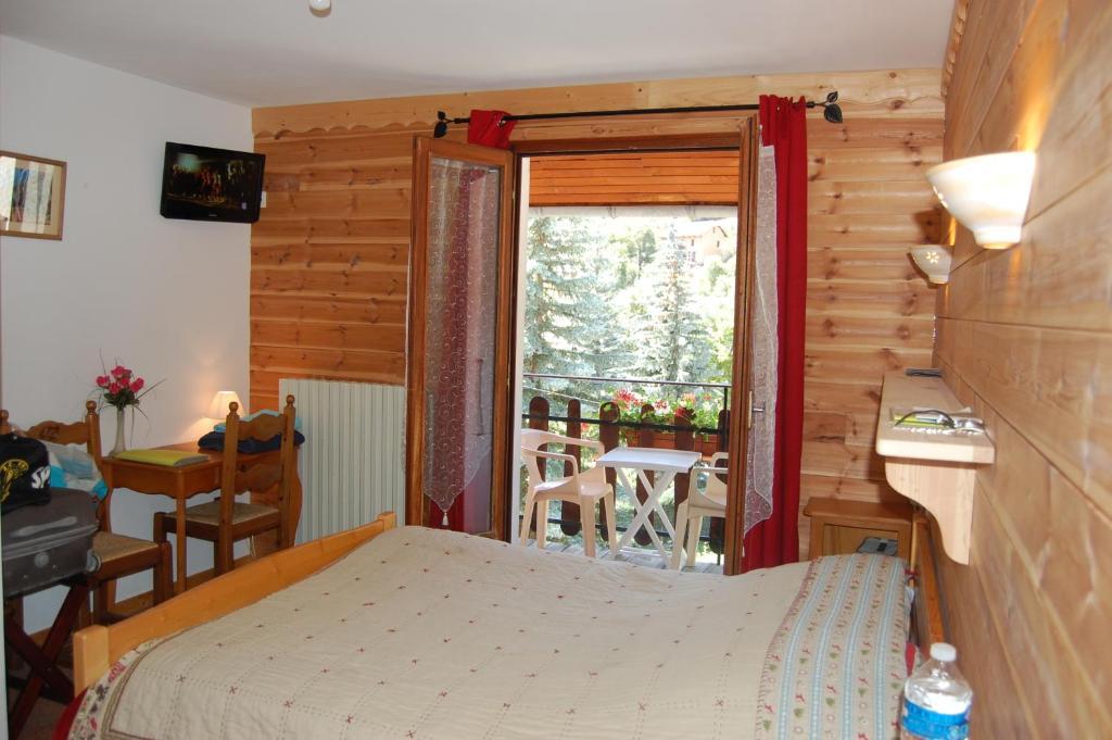 Au Bon Logis Otel Risoul Oda fotoğraf