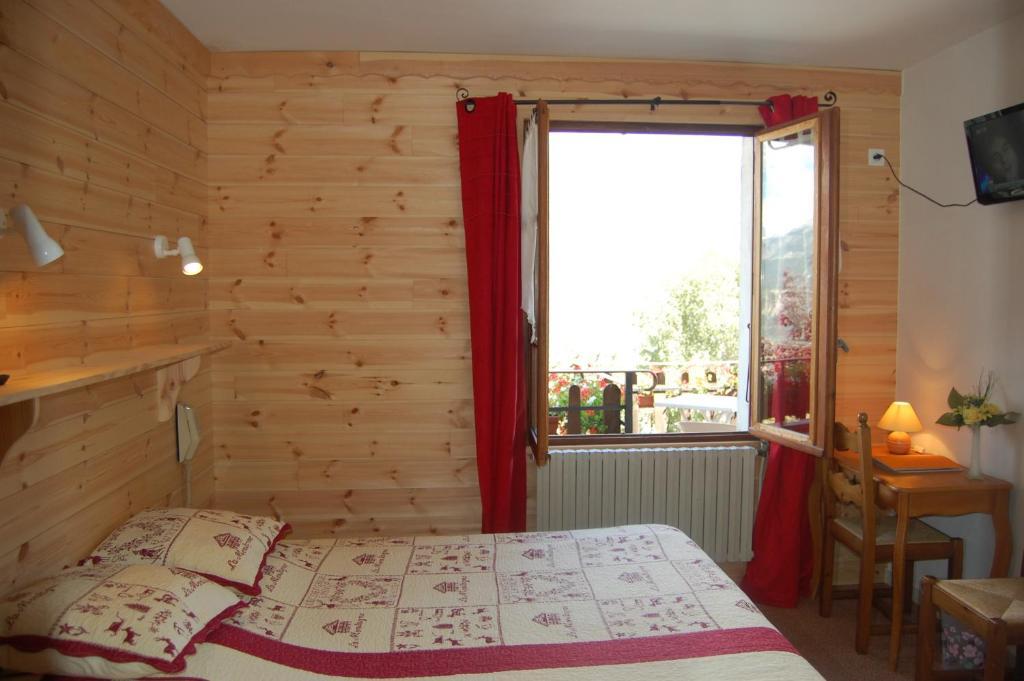 Au Bon Logis Otel Risoul Oda fotoğraf