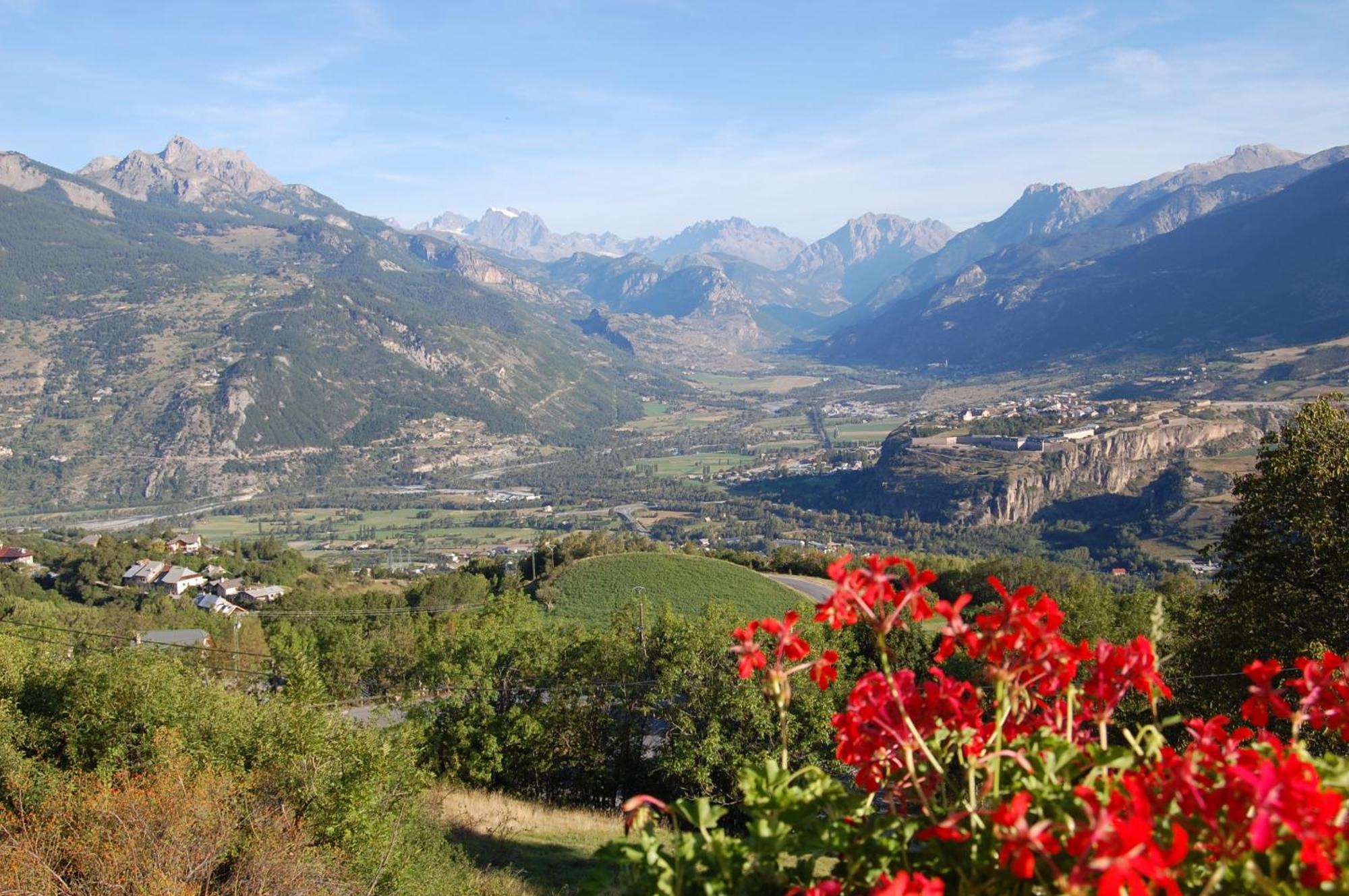 Au Bon Logis Otel Risoul Dış mekan fotoğraf