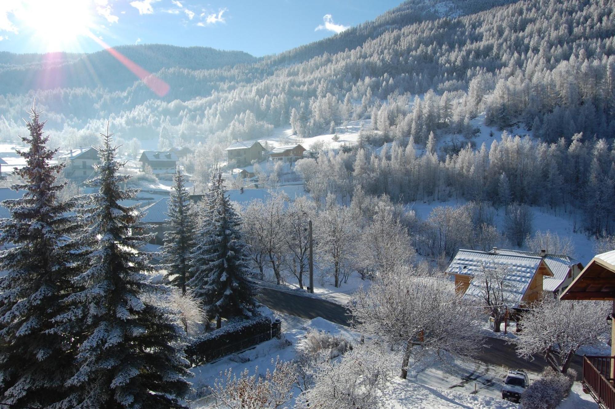 Au Bon Logis Otel Risoul Dış mekan fotoğraf