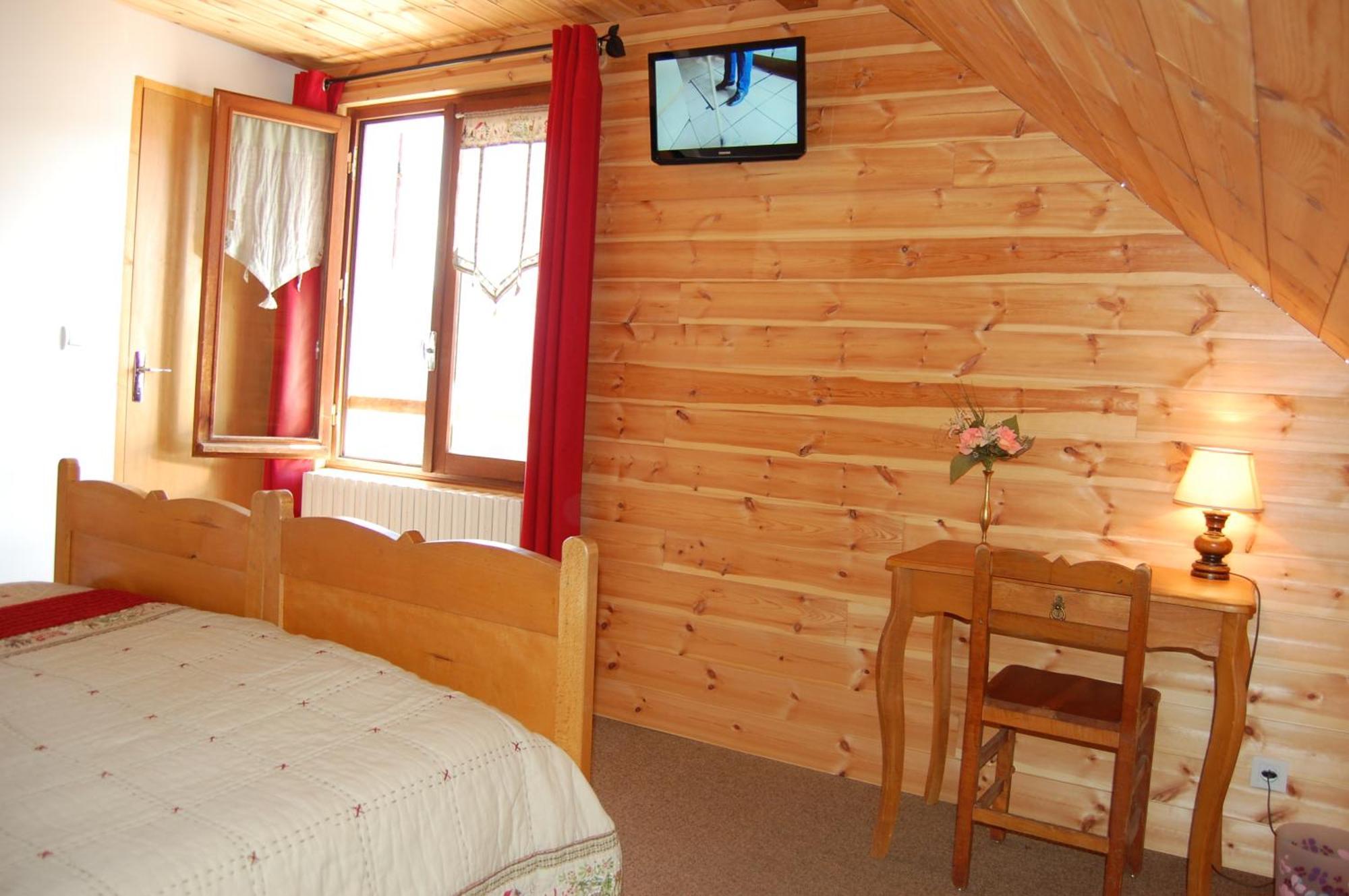 Au Bon Logis Otel Risoul Dış mekan fotoğraf