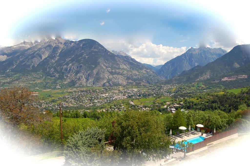 Au Bon Logis Otel Risoul Dış mekan fotoğraf