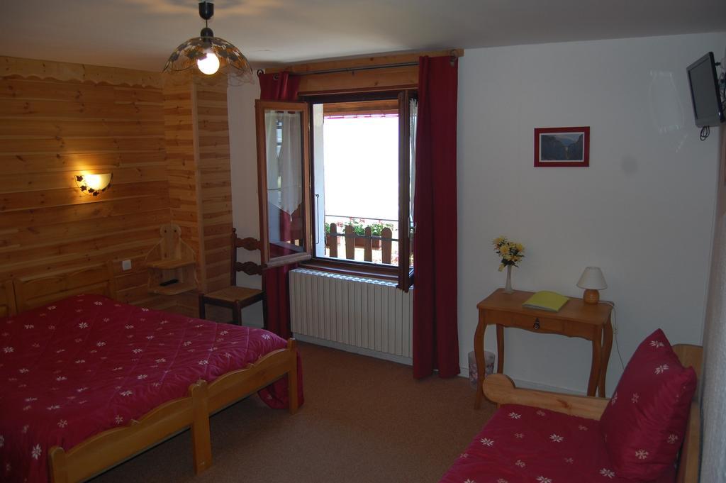 Au Bon Logis Otel Risoul Dış mekan fotoğraf